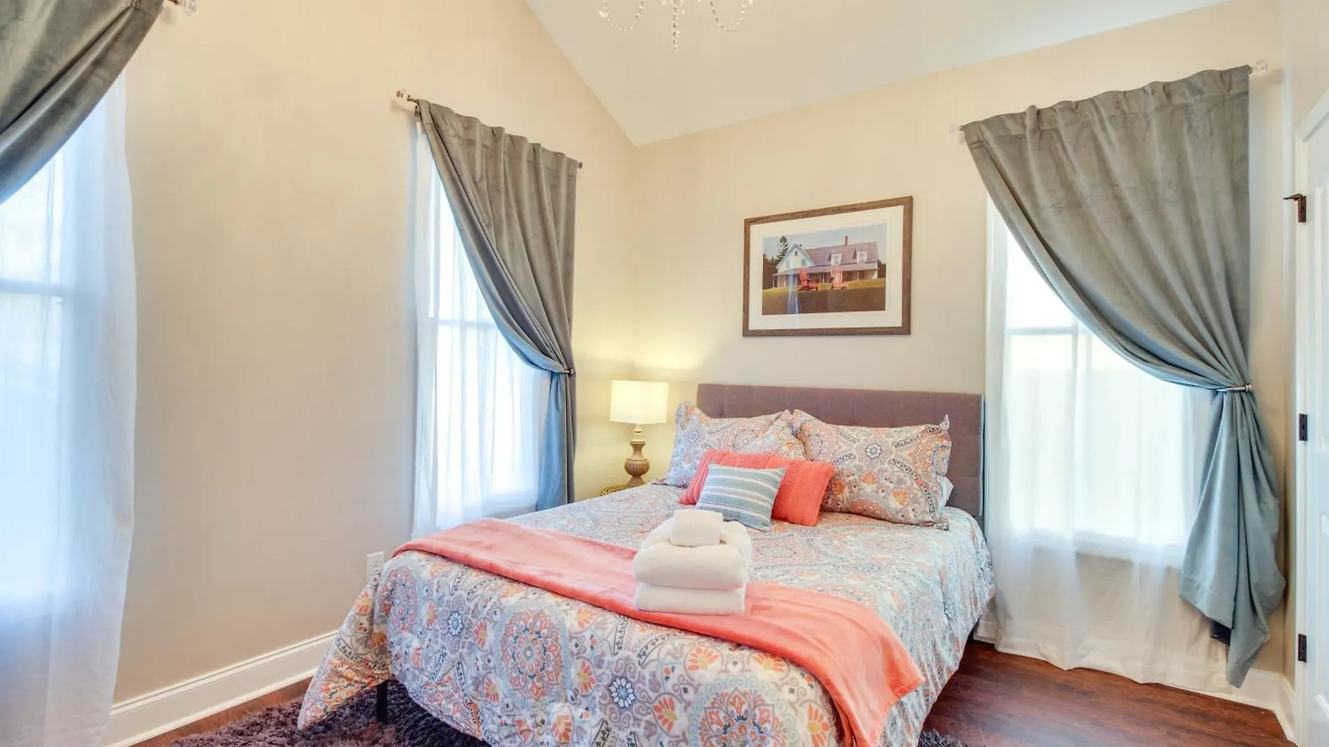 Сasa de vacaciones Chic Thomas Square Home In Walkable Location! Savannah