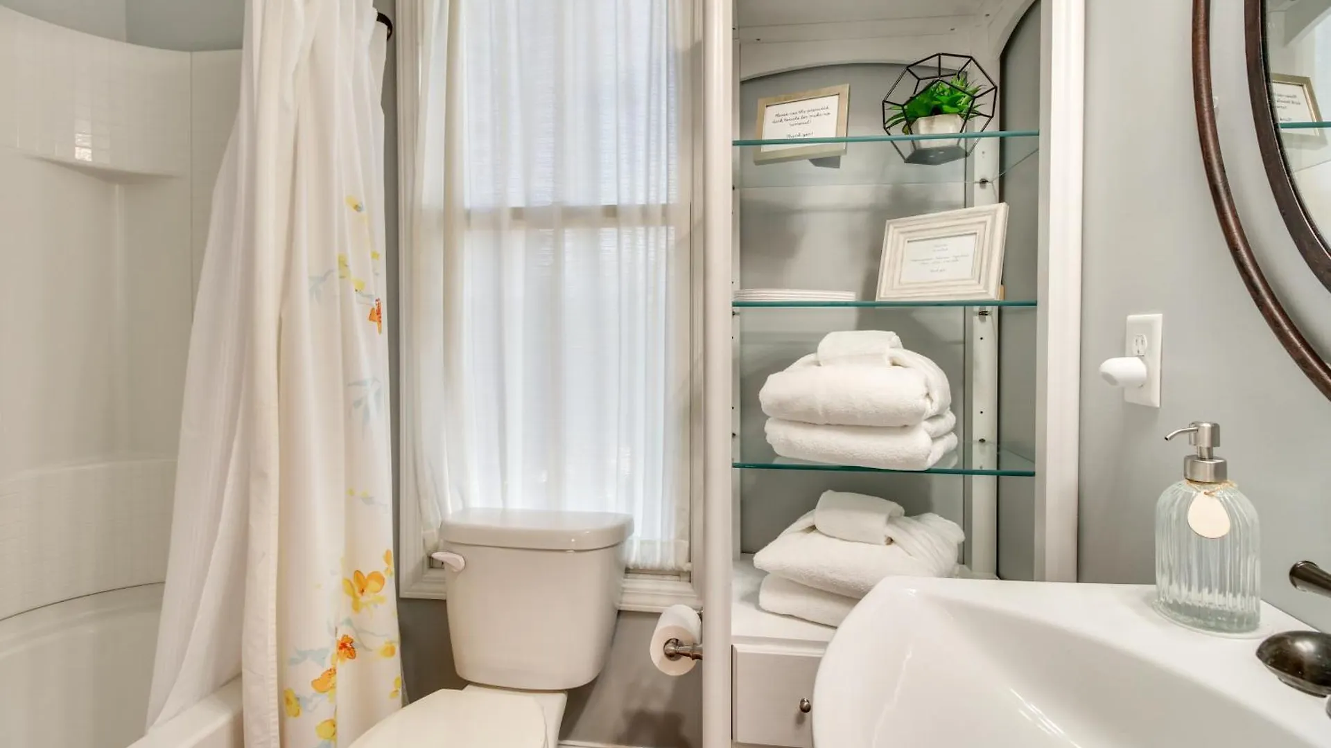 Chic Thomas Square Home In Walkable Location! Savannah 0*,