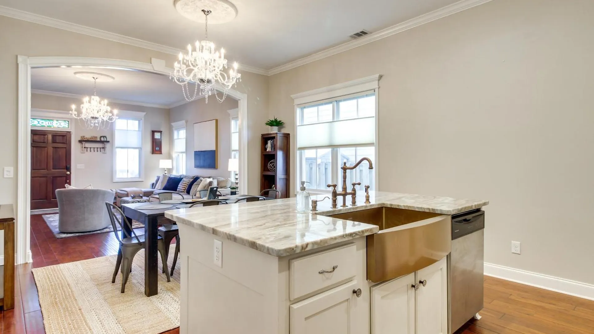 Chic Thomas Square Home In Walkable Location! Savannah Сasa de vacaciones