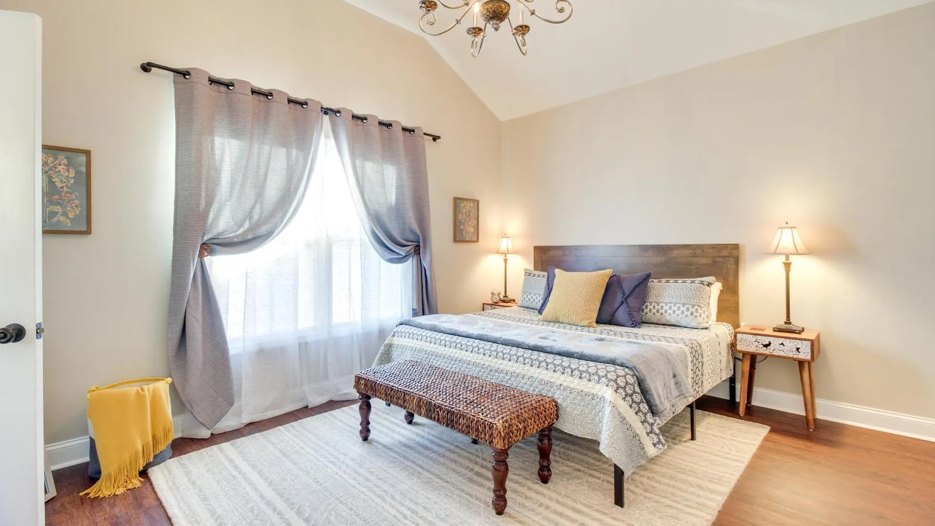 Chic Thomas Square Home In Walkable Location! Savannah Сasa de vacaciones